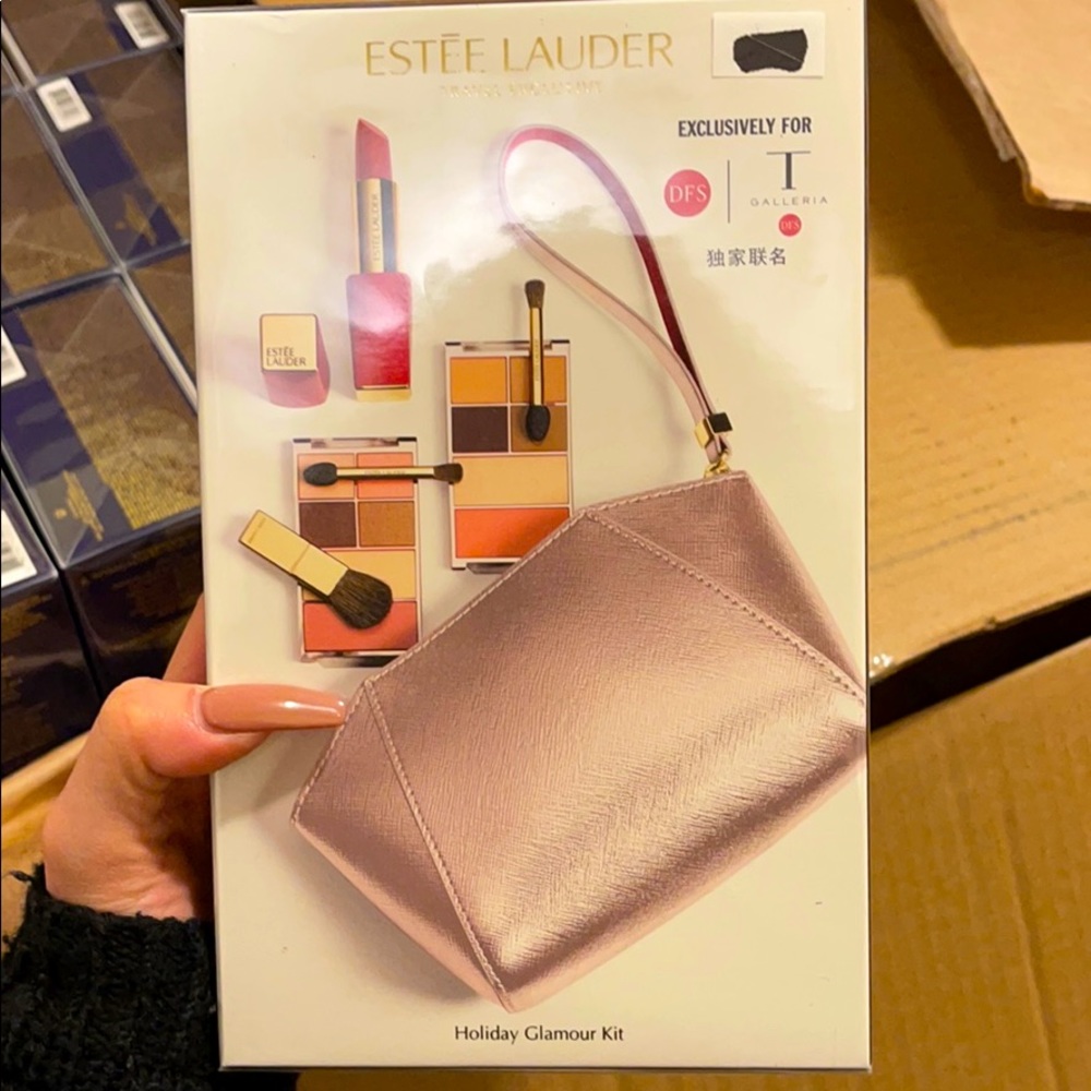 Holiday glamour kit